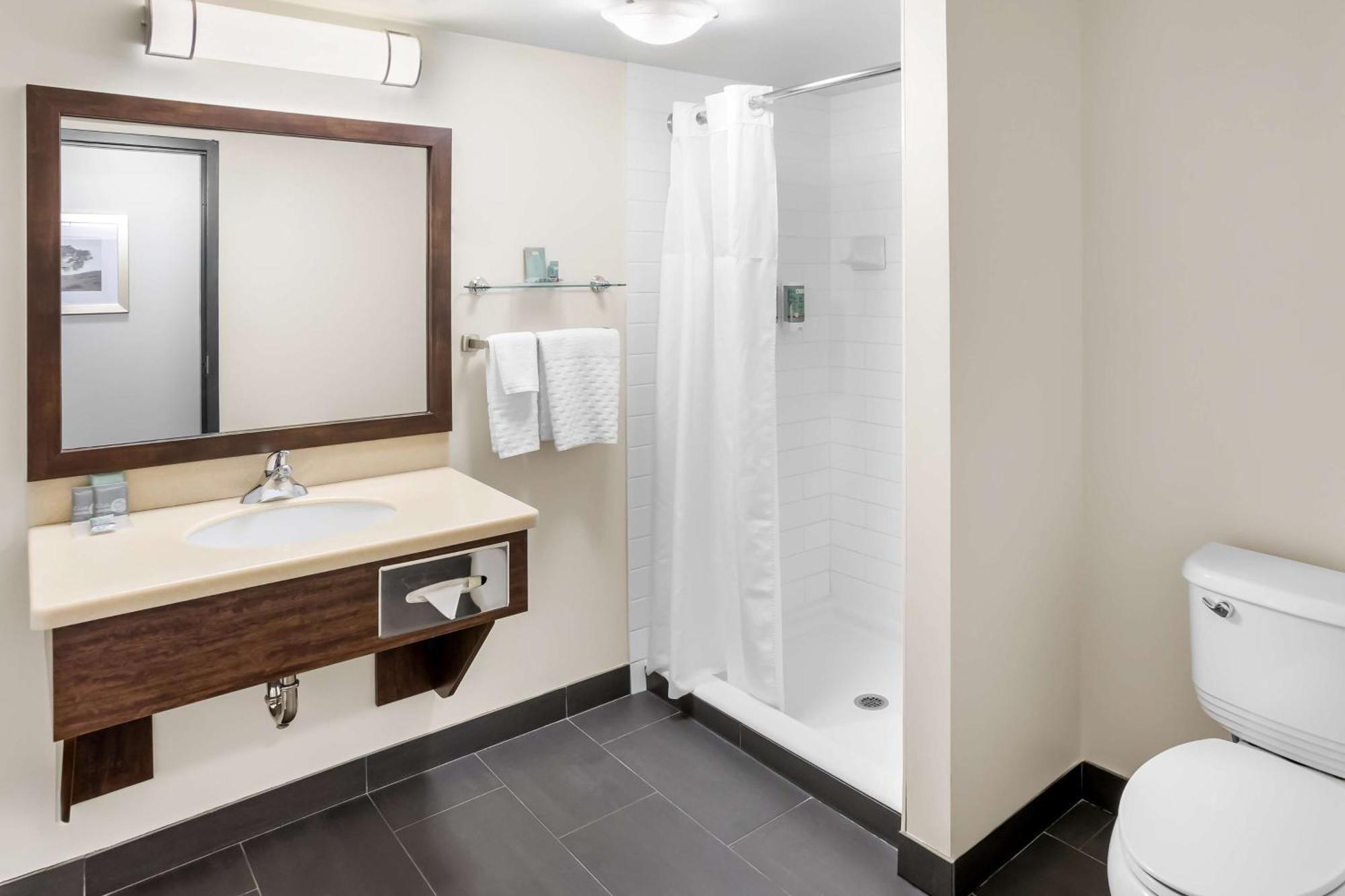 Best Western Томпсон Экстерьер фото